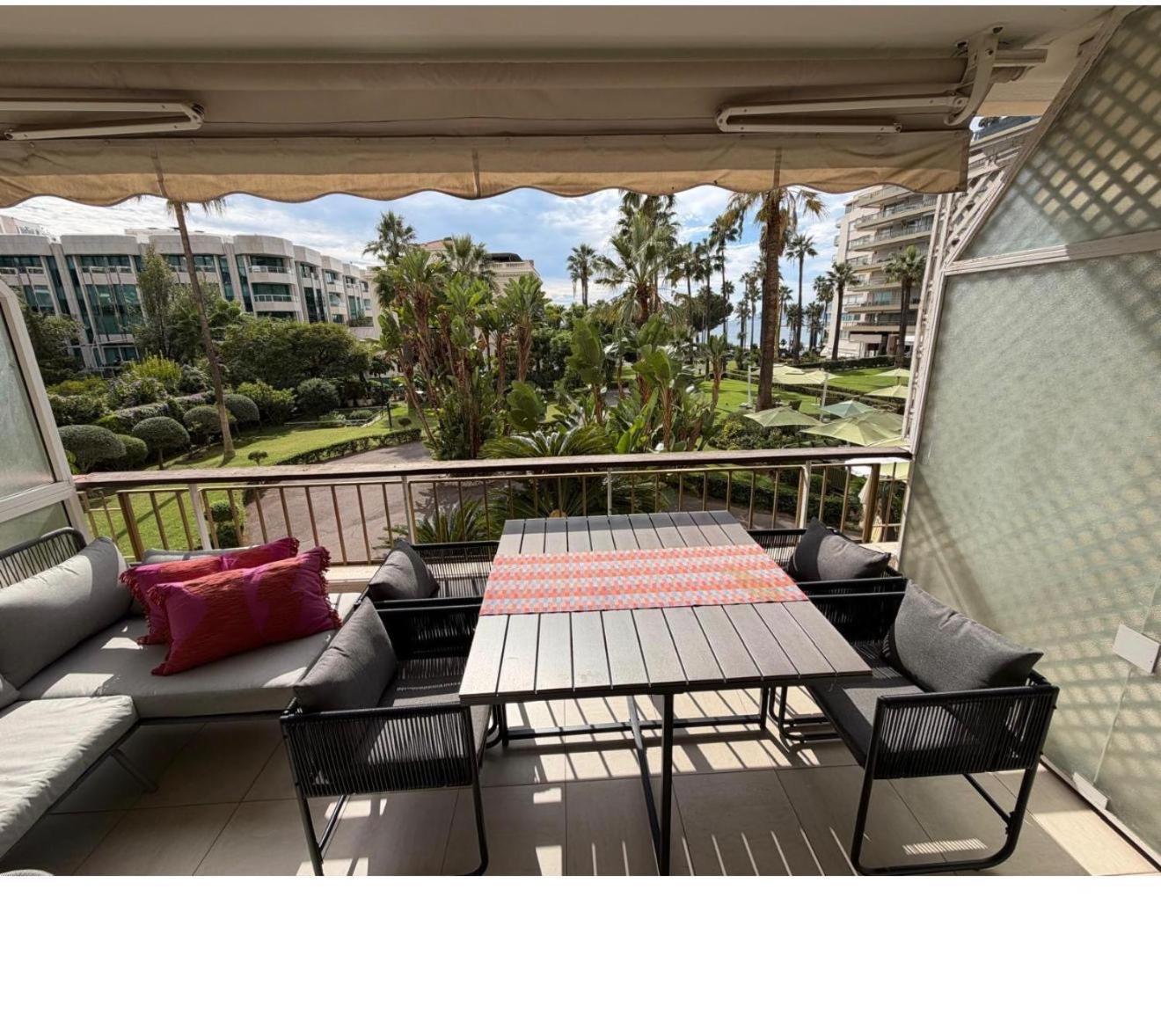 Two-Bedroom Apartment Sea View,1760035700:JPEG