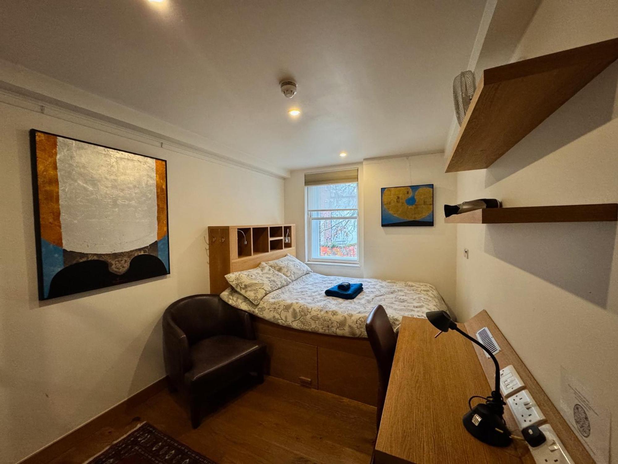 Double Room,1762434605:JPEG