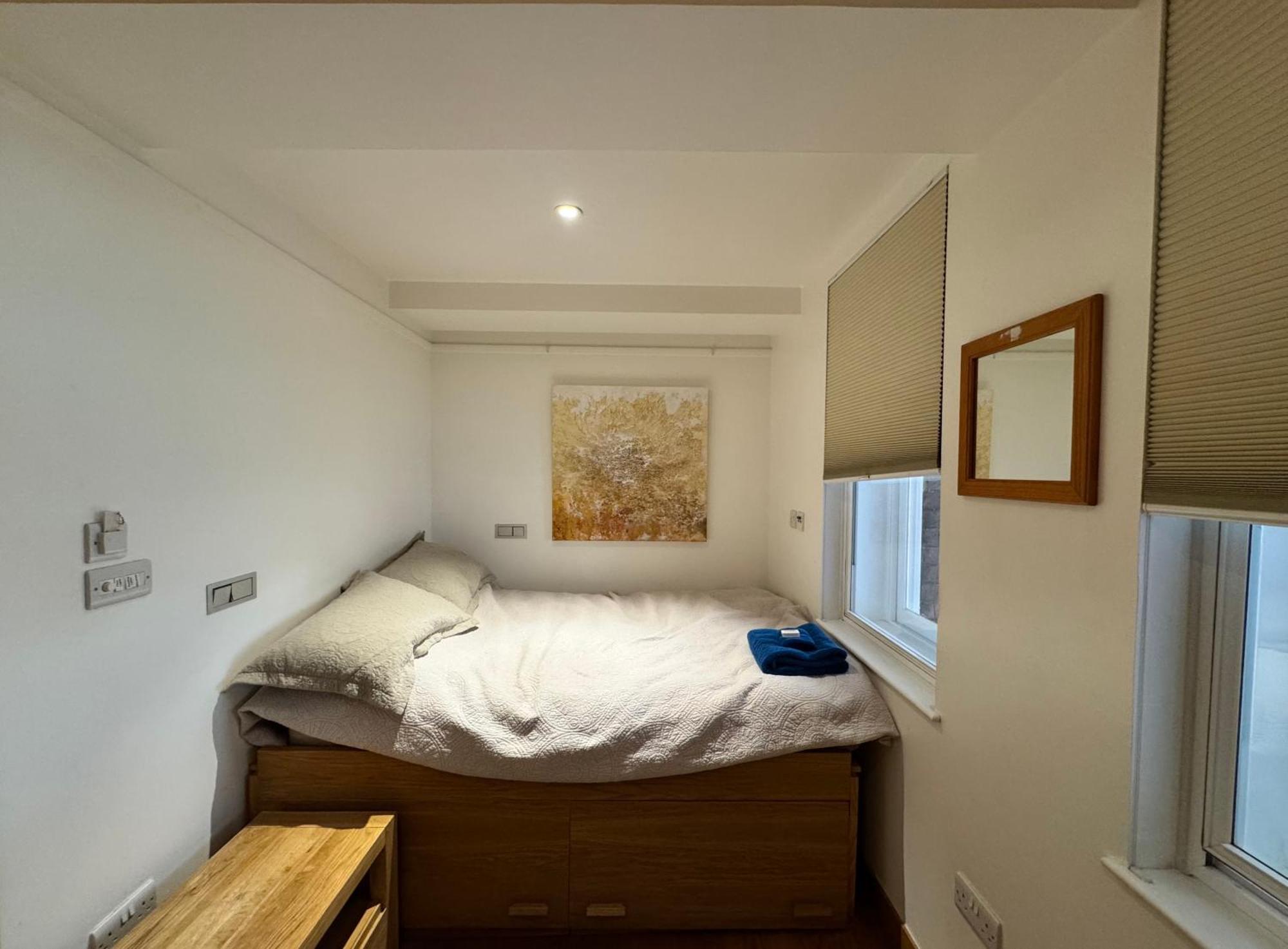 Double Room,1762569582:JPEG