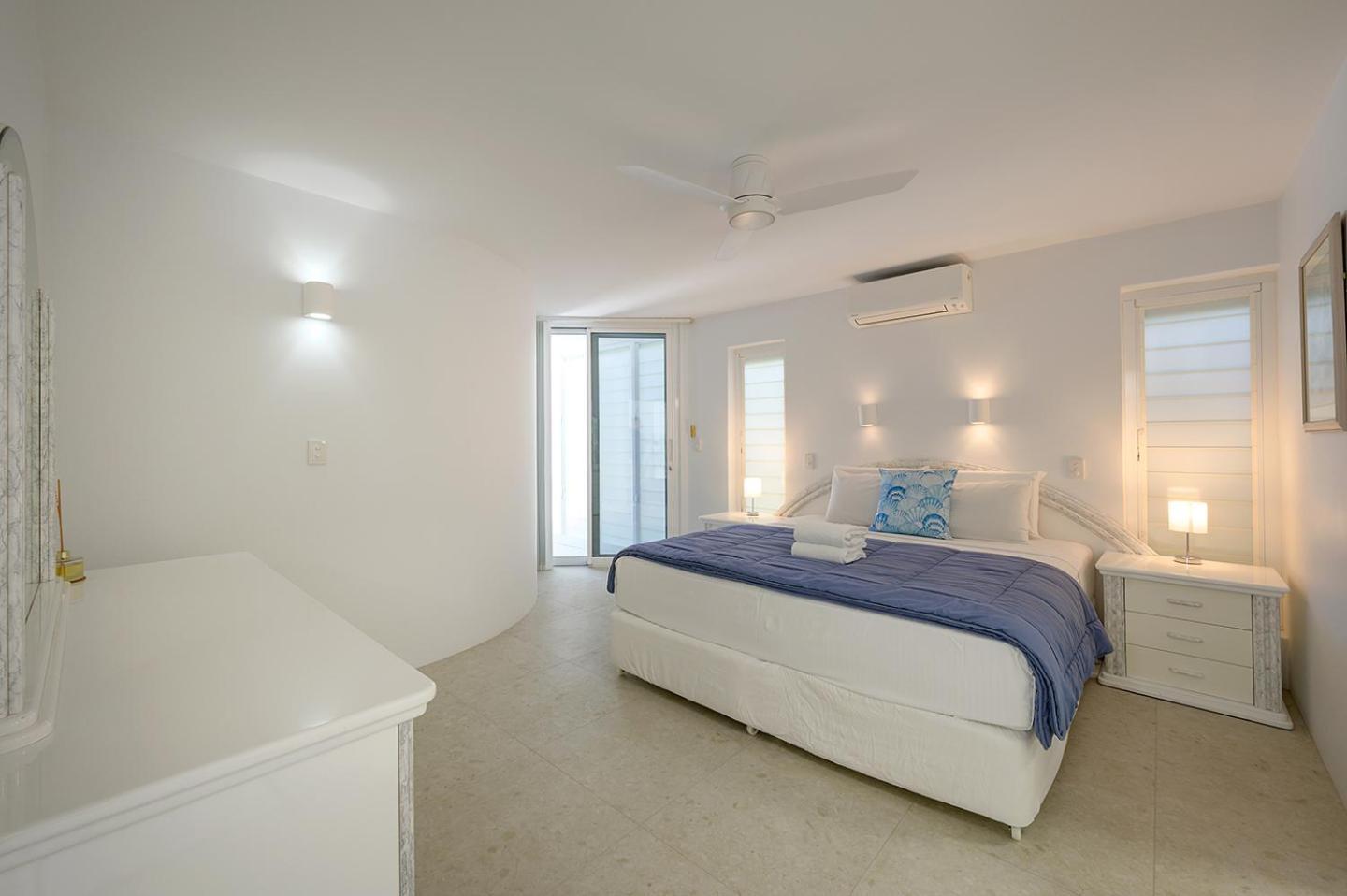 Three-Bedroom Apartment with Ocean View at 1/9 Belmore Tce