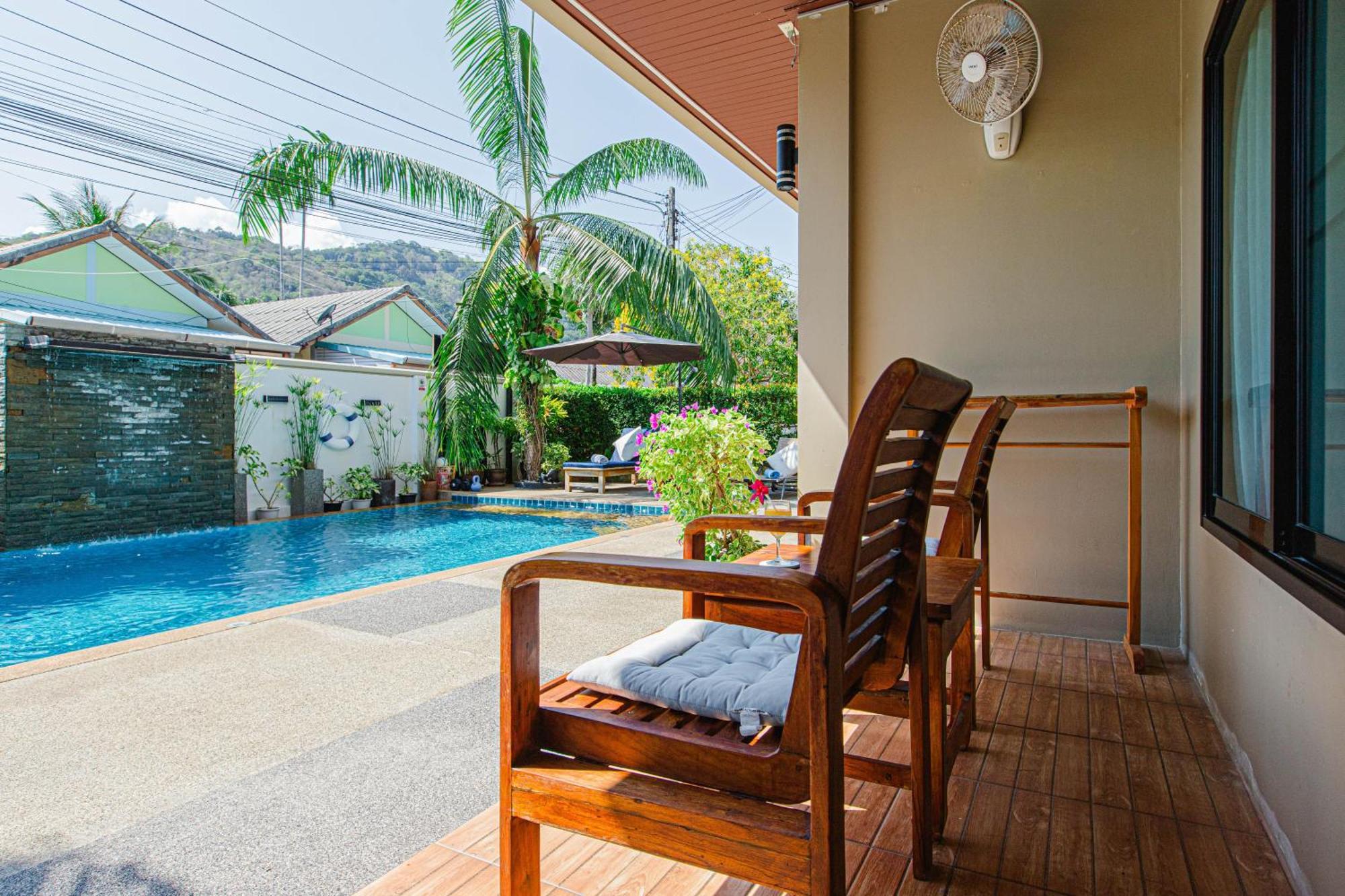 Suite Pool View
