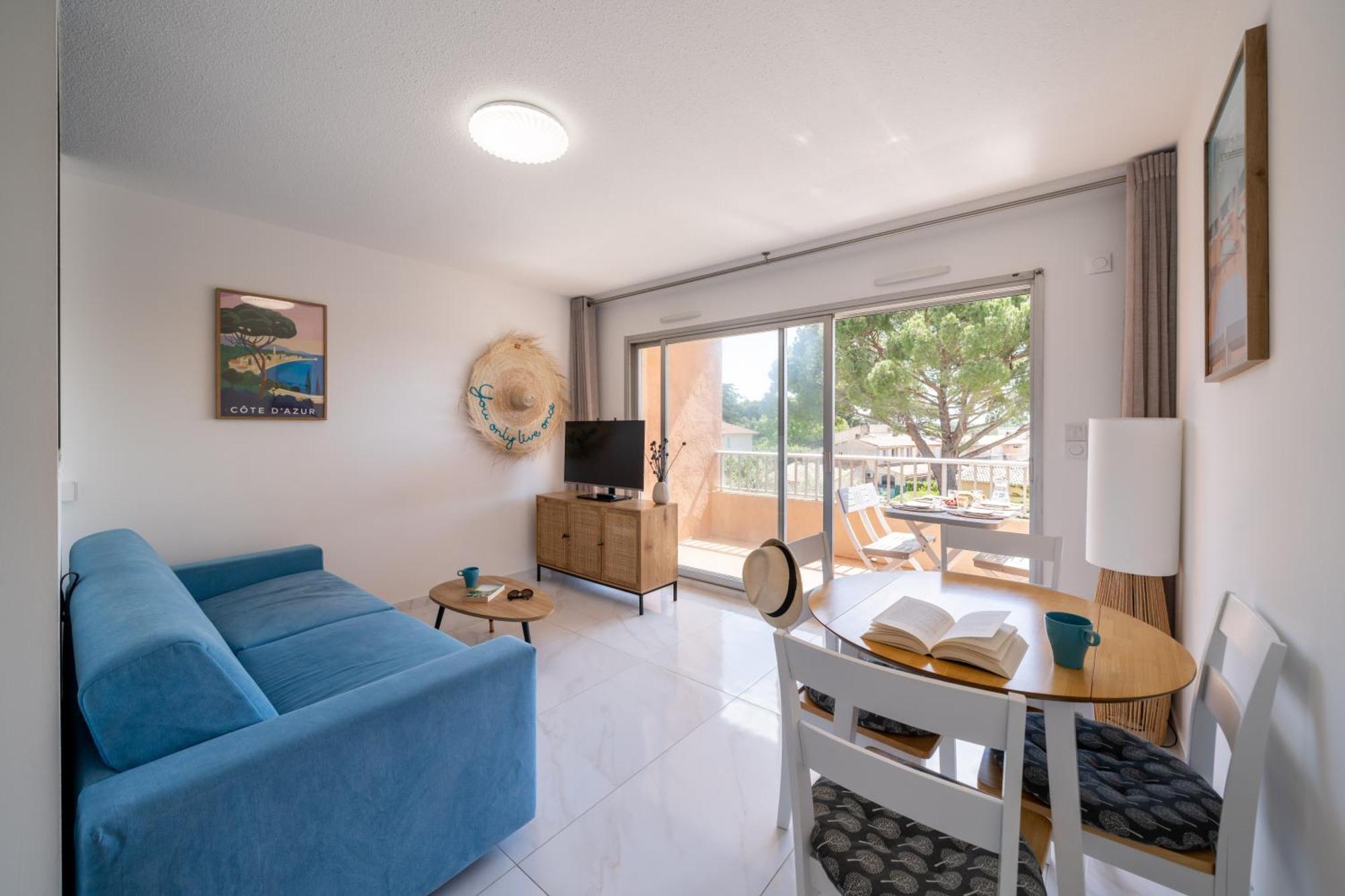 Oasis Riviera Apartment