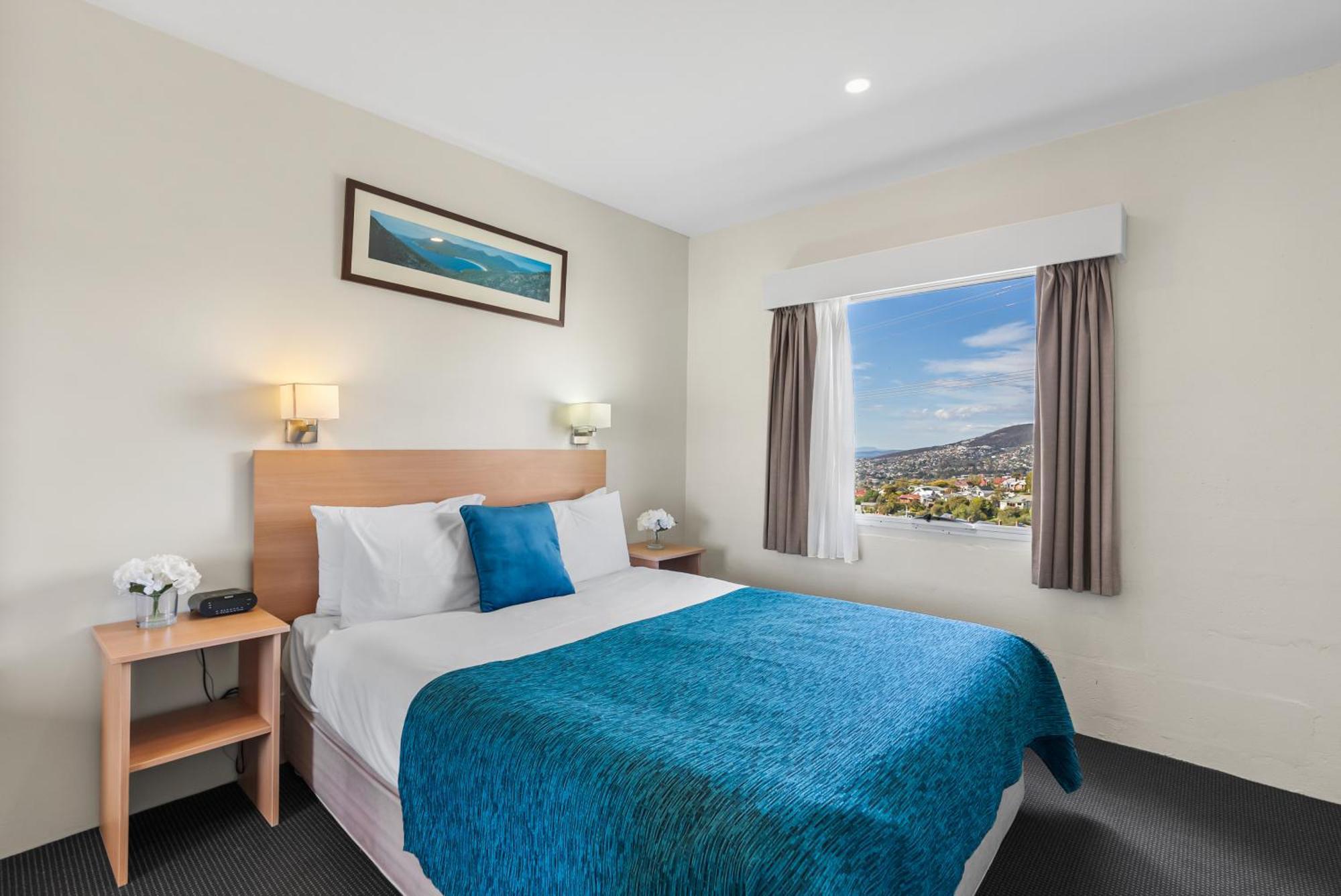 Two-Bedroom Apartment with Harbour View