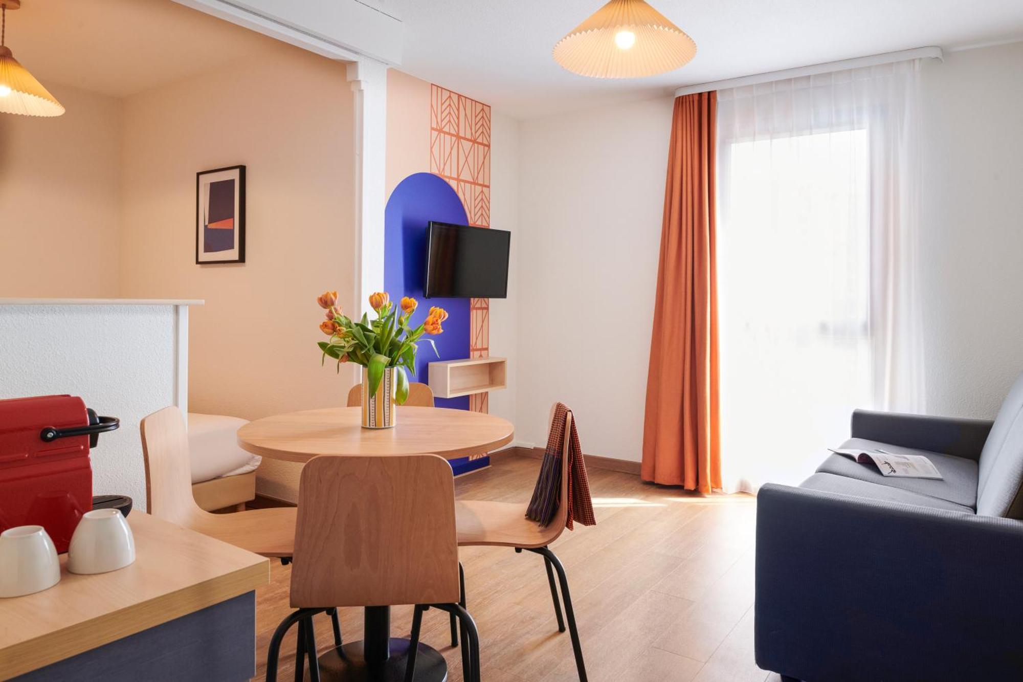 Studio (4 Adults)