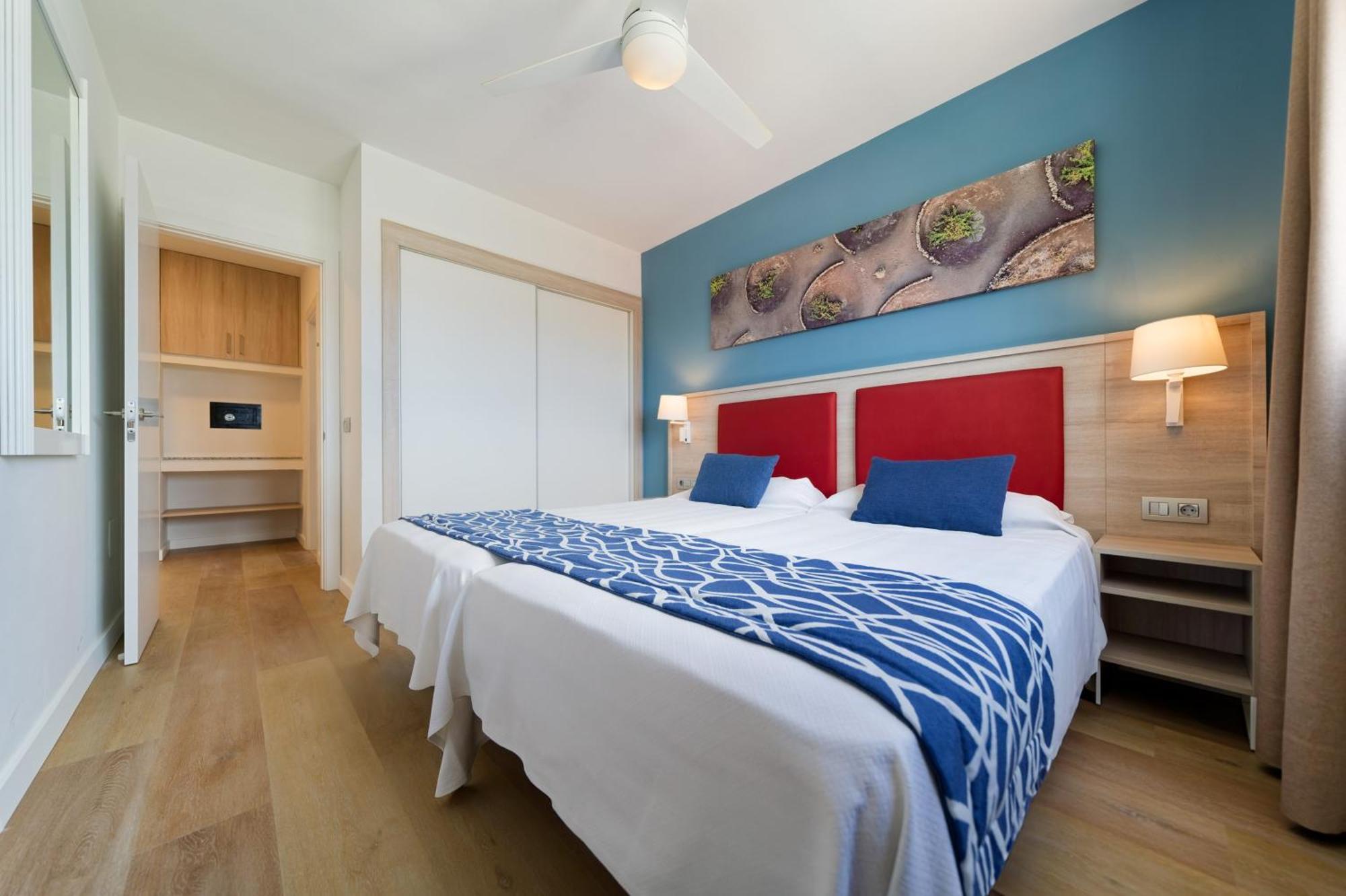 One-Bedroom Apartment Pool View
