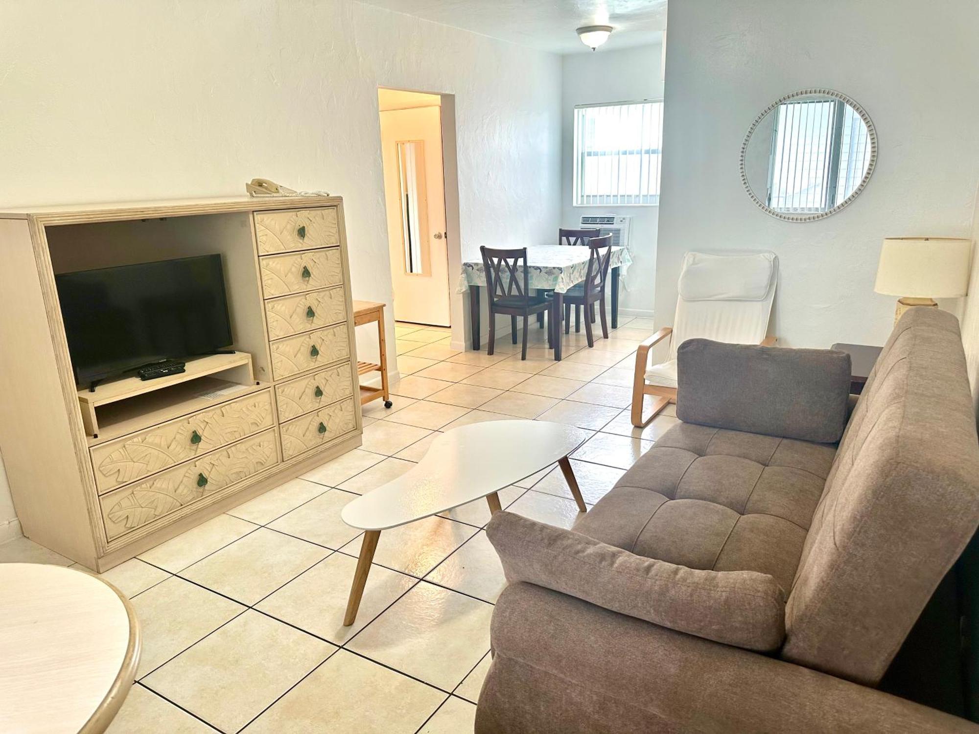 One-Bedroom King Suite