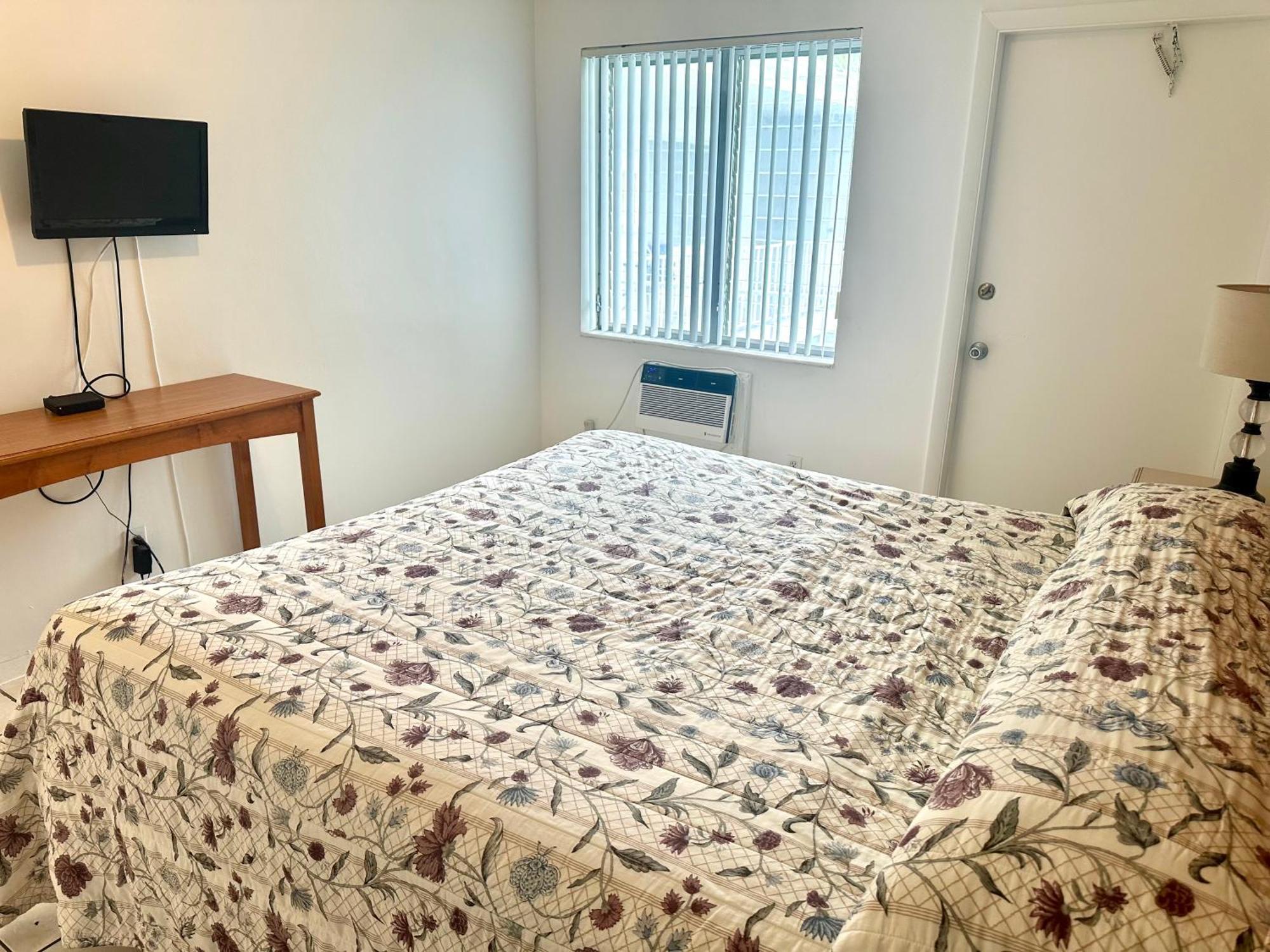 One-Bedroom King Suite