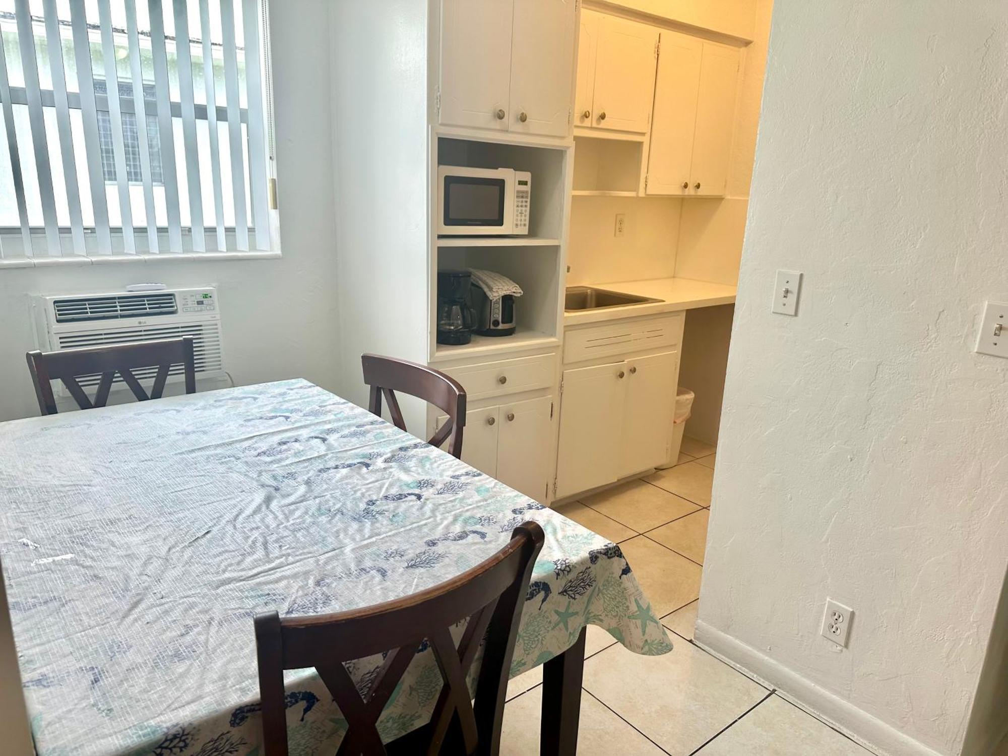 One-Bedroom King Suite