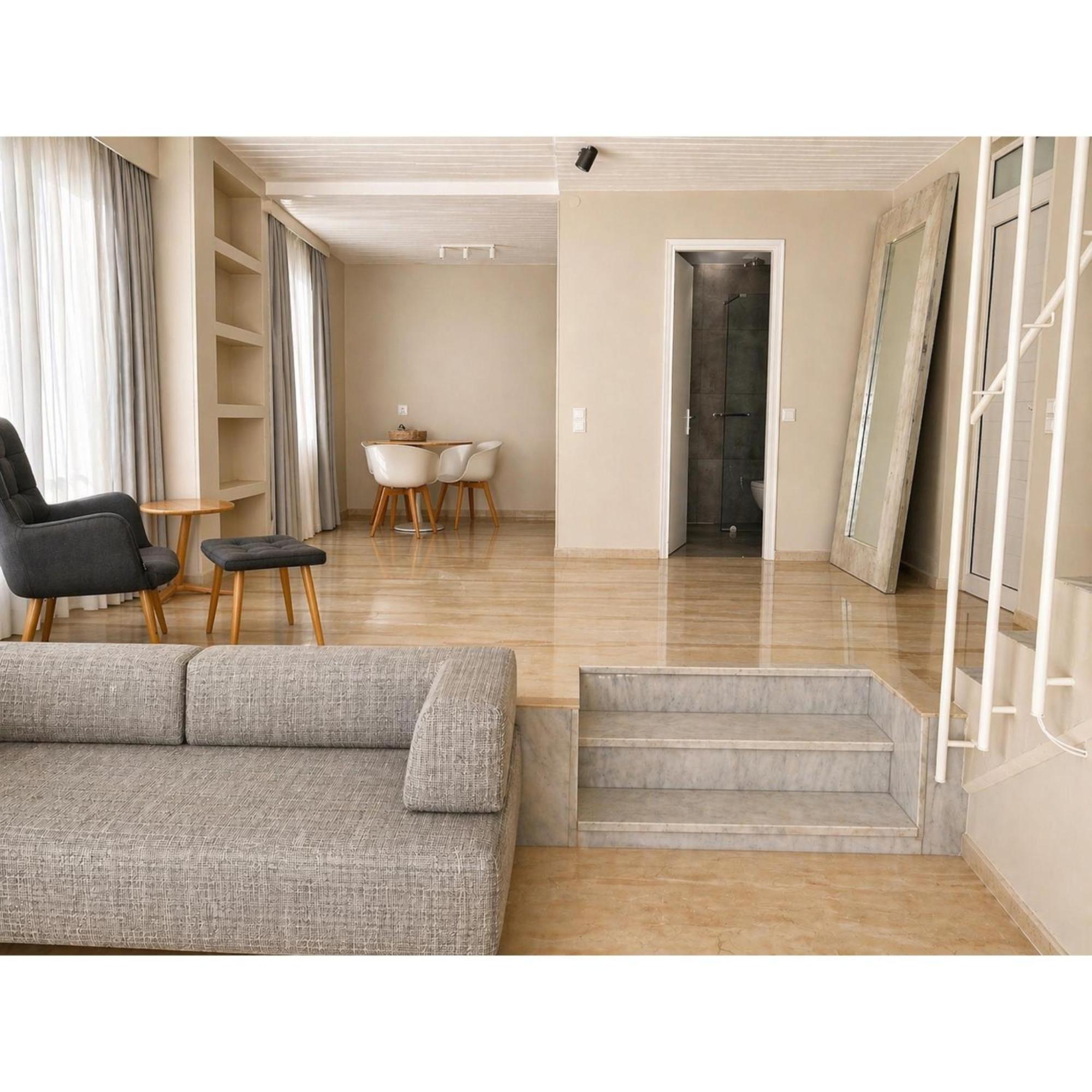 Master Apartment with Pool or Garden View - Split Level