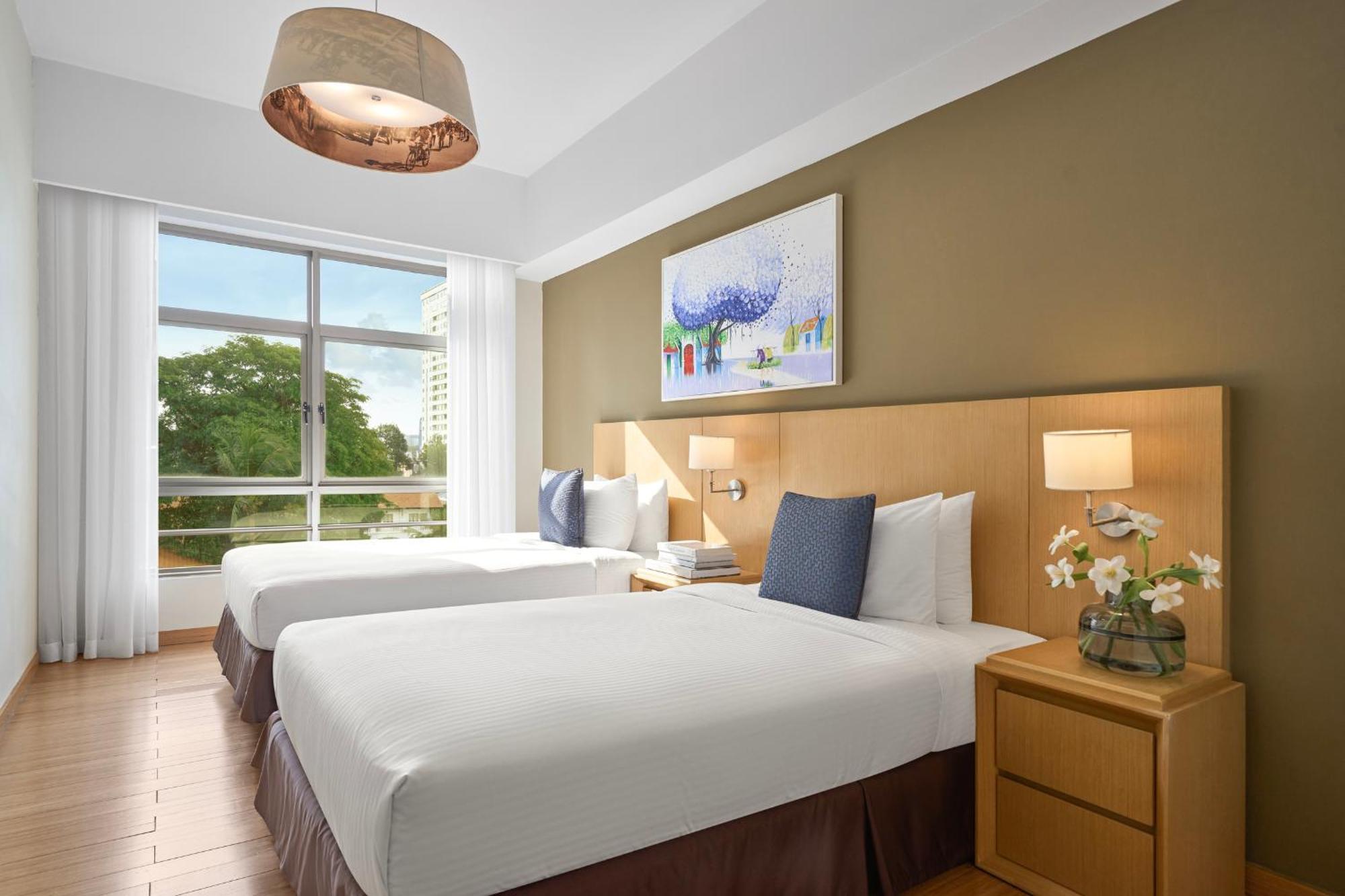 ​Three-Bedroom Executive Suite Apartment (6 adults)