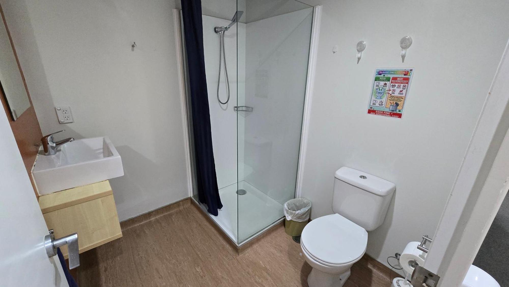 Studio Apartment Two Single Beds