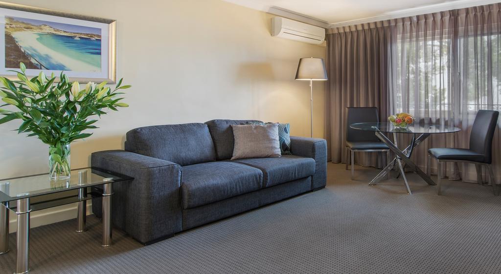 One-Bedroom Suite - Riverside
