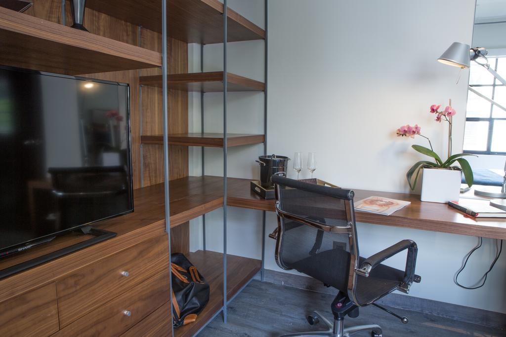Executive Suite - double bed,217525340:JPEG