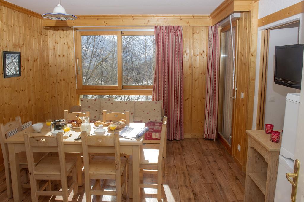 Two-Bedroom Apartment,243591457:JPEG