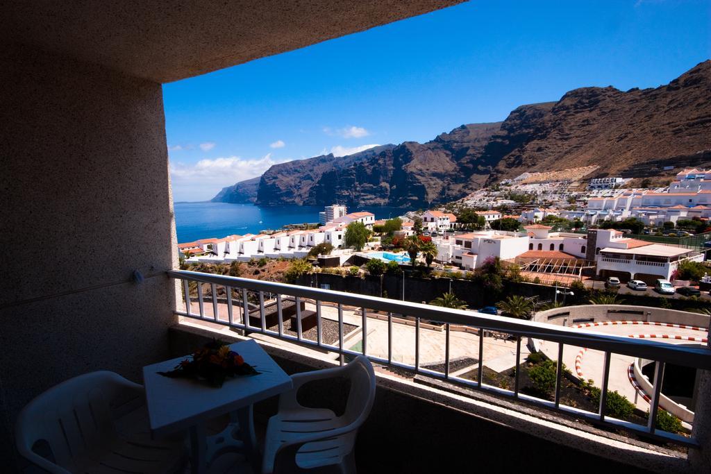 Two-Bedroom Apartment with Sea View