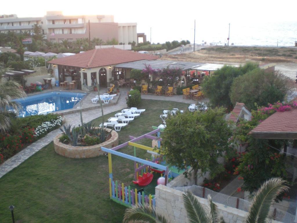 Studio with Pool View,1600579582:JPEG