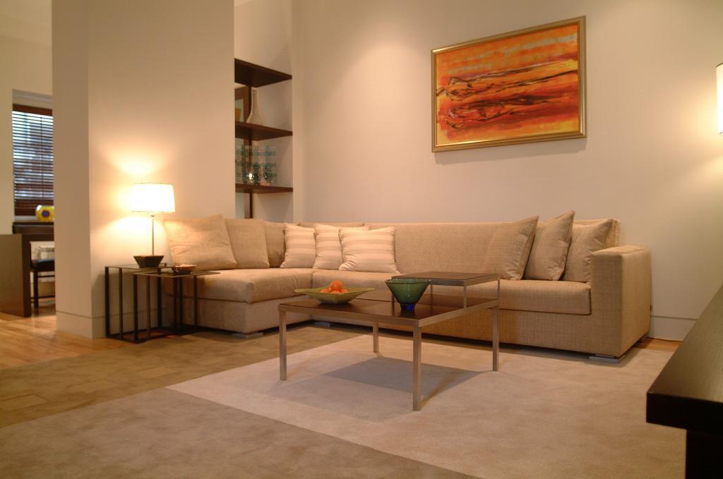 Deluxe One-Bedroom Apartment,1184051953:JPEG