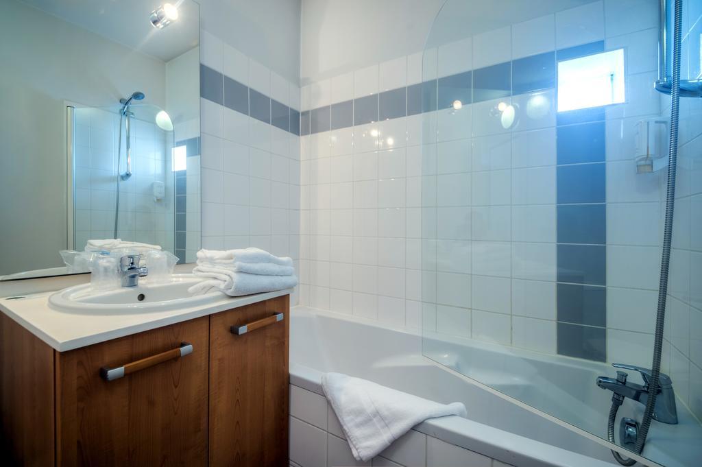 Superior One-Bedroom Apartment,1215262783:JPEG