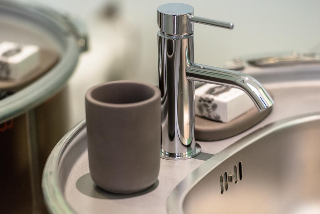 One-Bedroom Apartment with City View,1544099410:JPEG