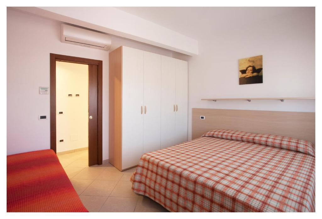 Superior One-Bedroom Apartment