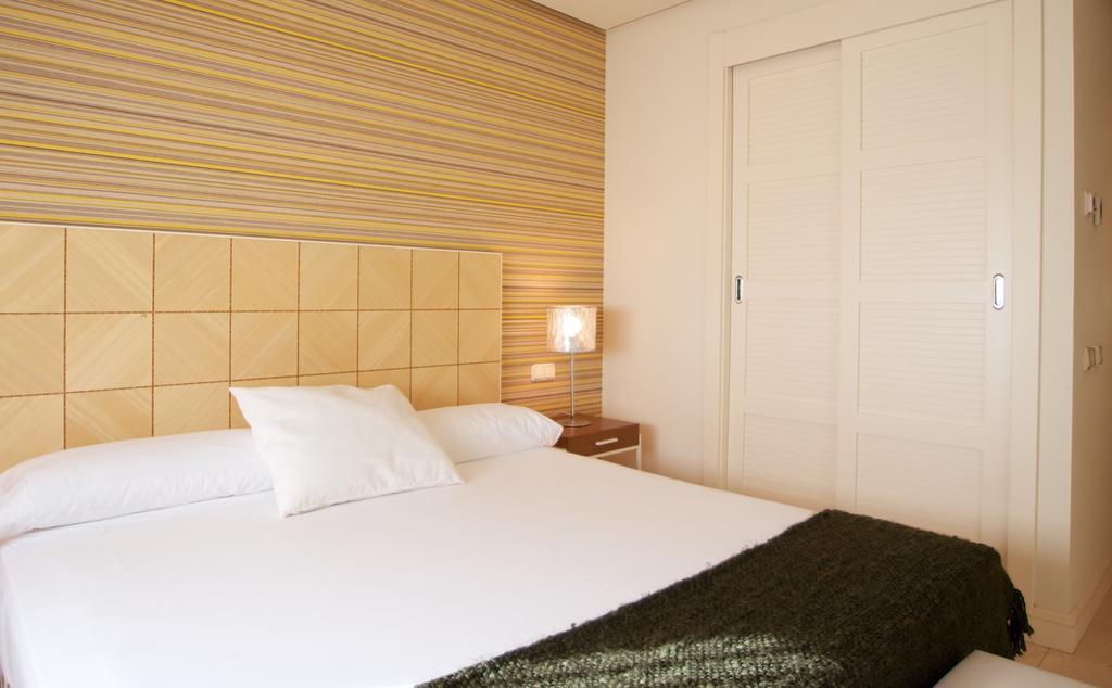 Luxury Three-Bedroom Apartment three bathrooms