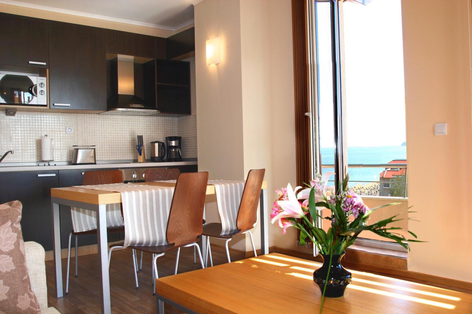 One-Bedroom Apartment Exclusive Sea View
