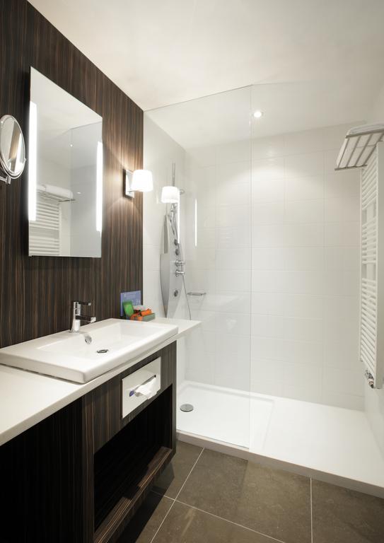 Three-Bedroom Apartment,405553506:JPEG