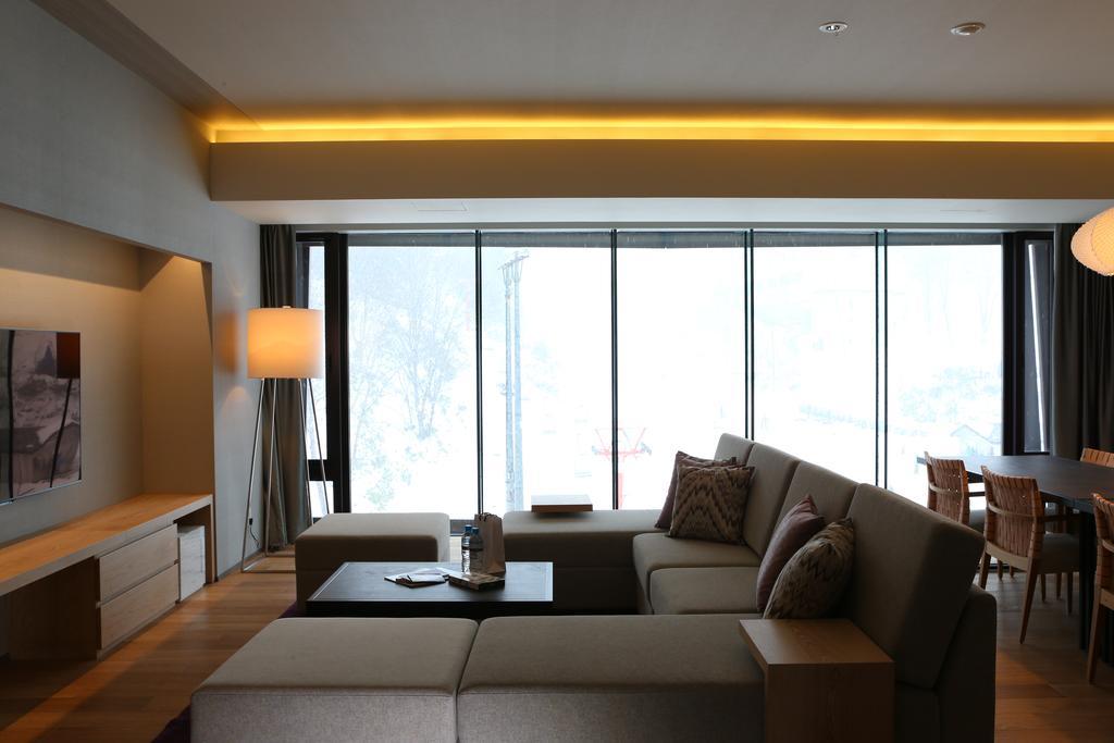 Three-Bedroom Apartment with Resort View