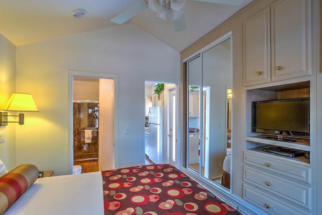 One-Bedroom Cottage,1001368944:JPEG