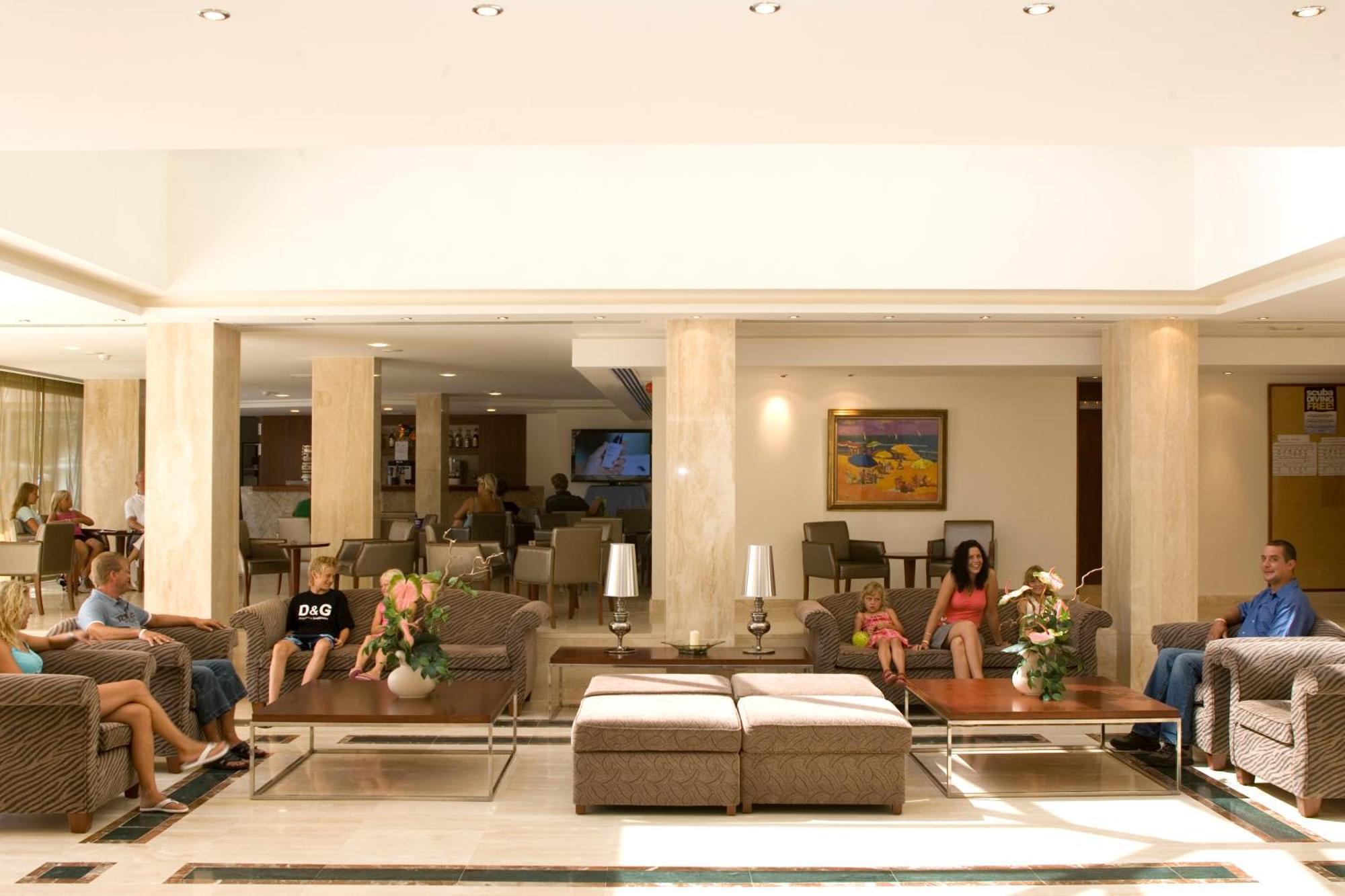 Single Room,574545276:JPEG