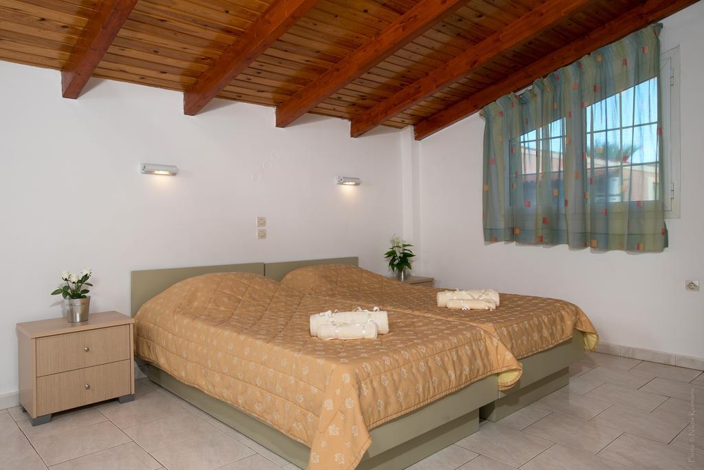 Family Room,1336705661:JPEG