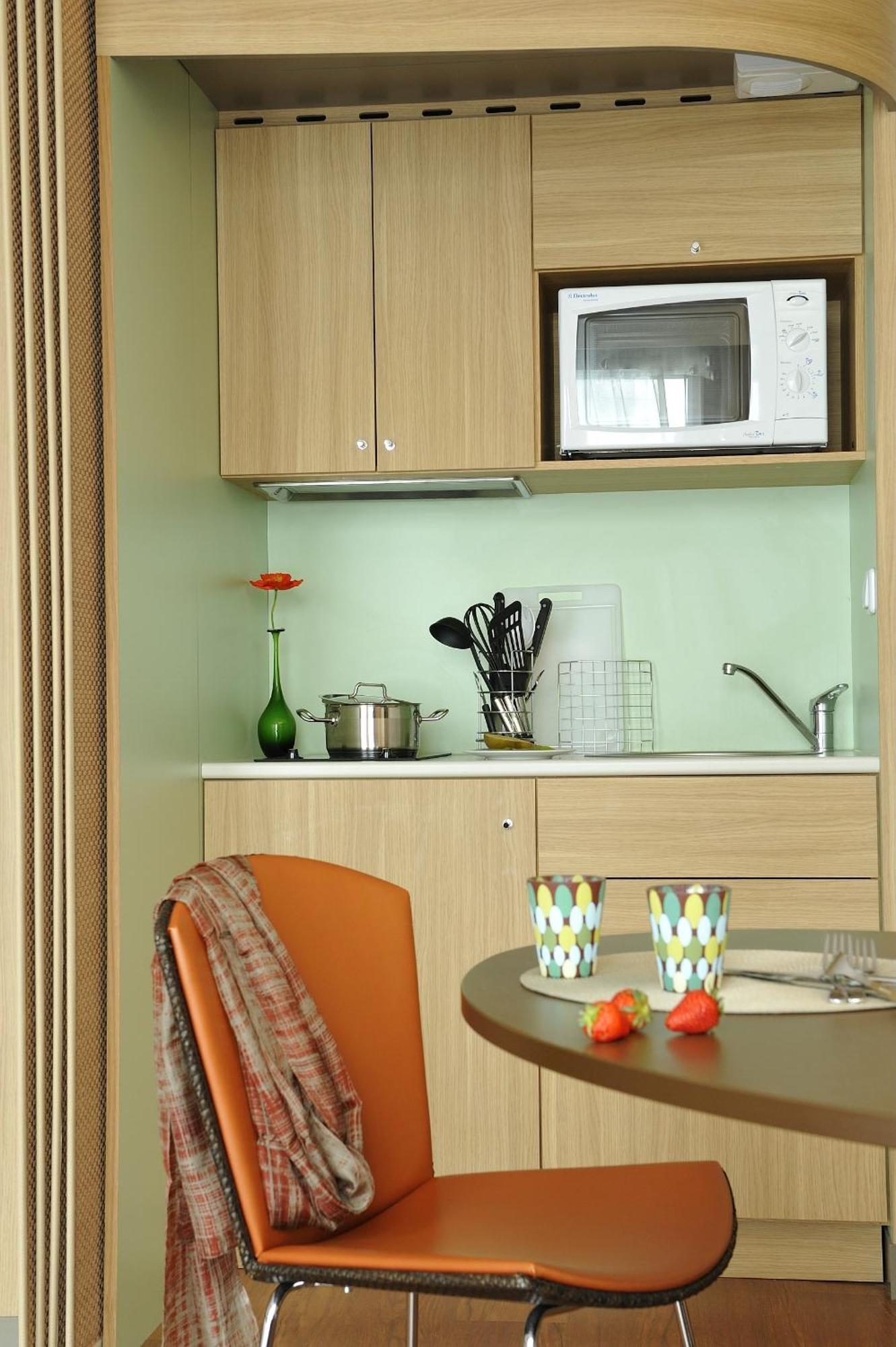 Studio With 1 Double Bed And 1 Sofa Bed