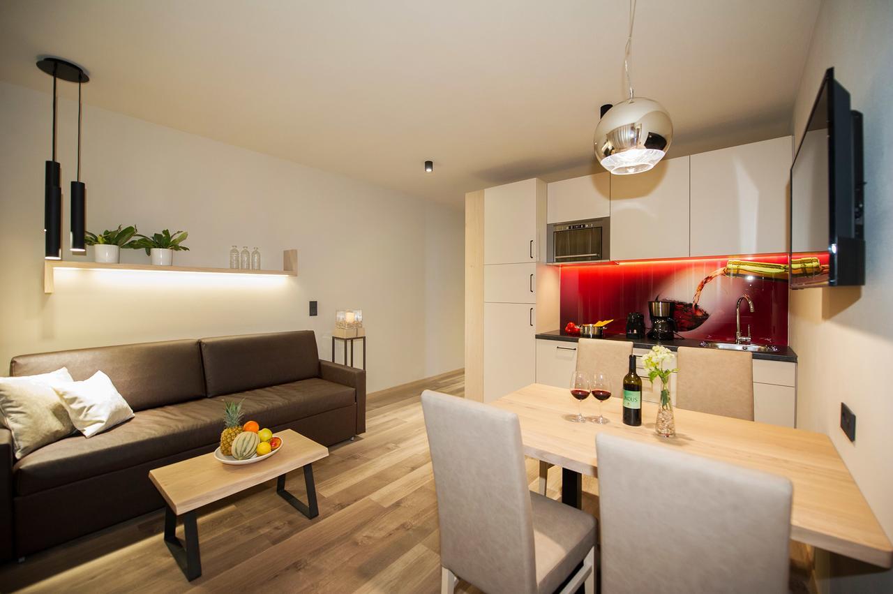 Appartamento con Vista Giardino e Balcone