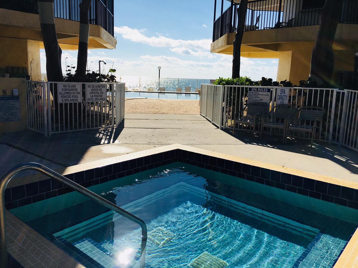 Two-Bedroom Villa Balcony Pool Beach Access Key Lime Grove