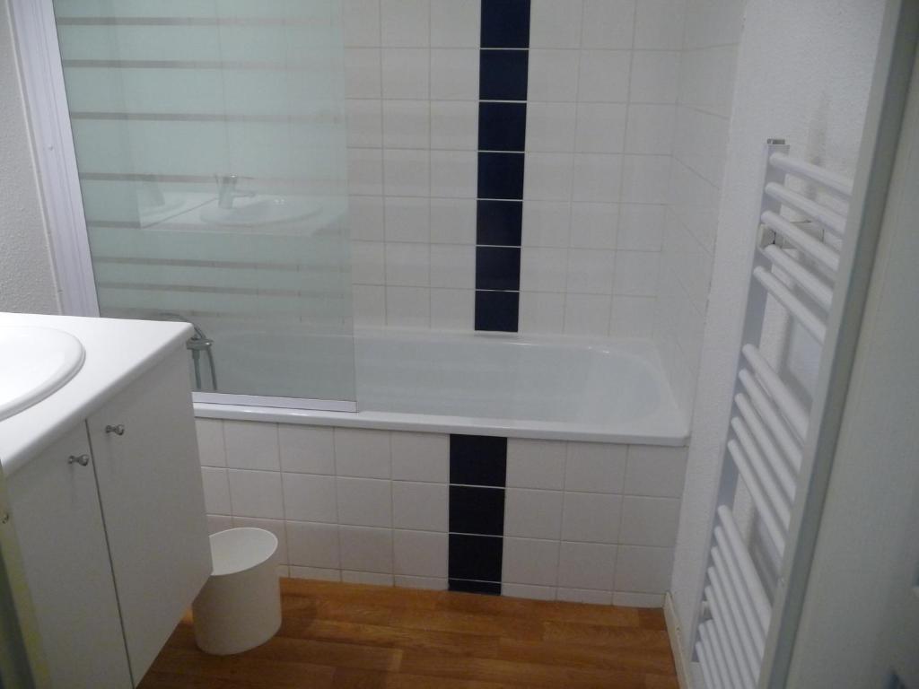 One-Bedroom Apartment,58375345:JPEG