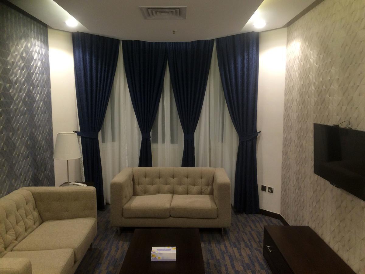 Deluxe Room King Bed