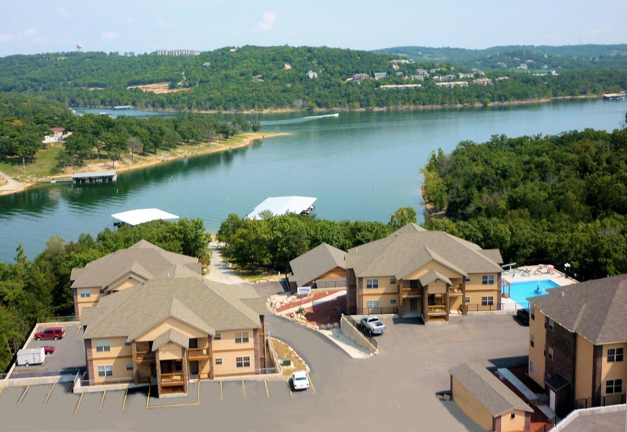 Apartment Lake View,640158459:JPEG