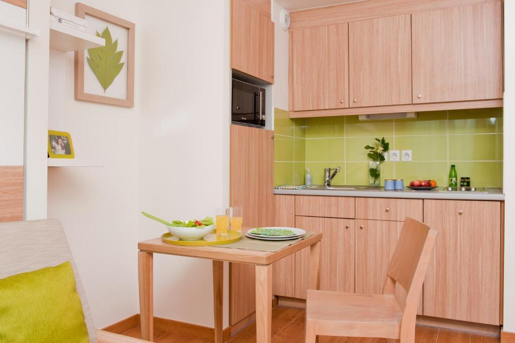 One-Bedroom Apartment (4 Adults),402116814:JPEG