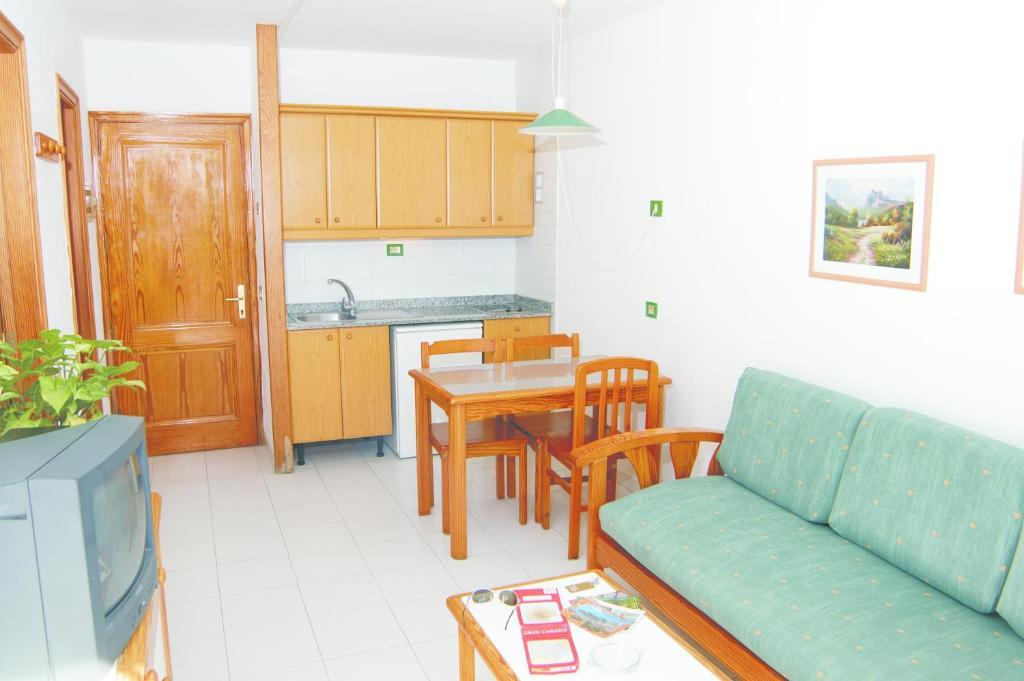 One-Bedroom Standard Apartment,185519949:JPEG