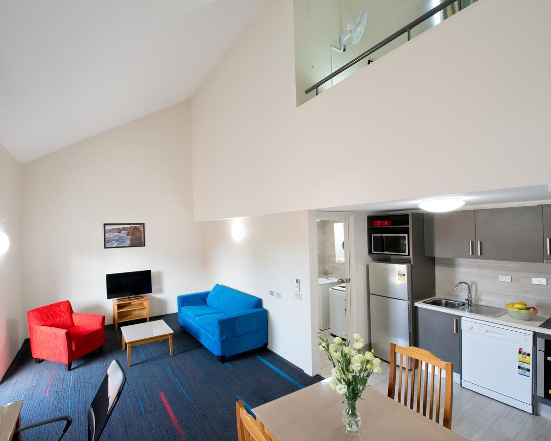 Executive One-Bedroom Apartment Limited Housekeeping