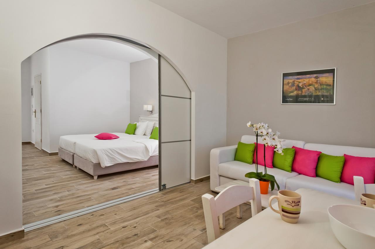 Studio Open Plan Sea View