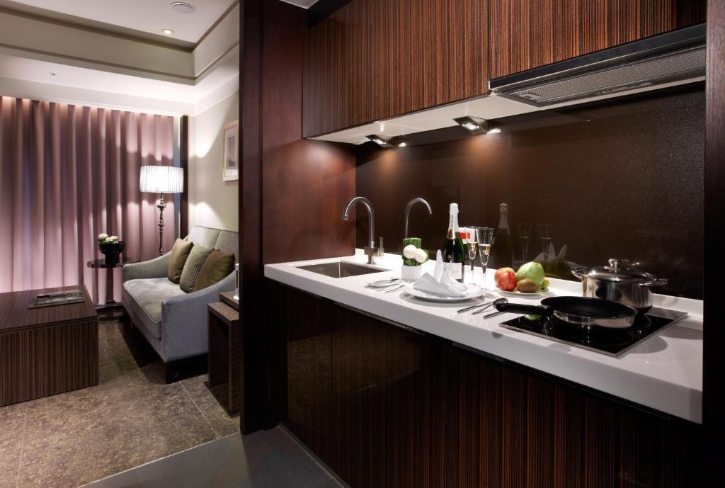King Suite with City View