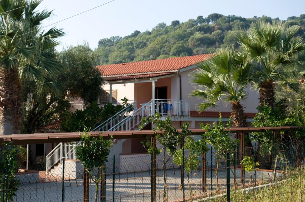 Two-Bedroom Apartment (6 Adults)