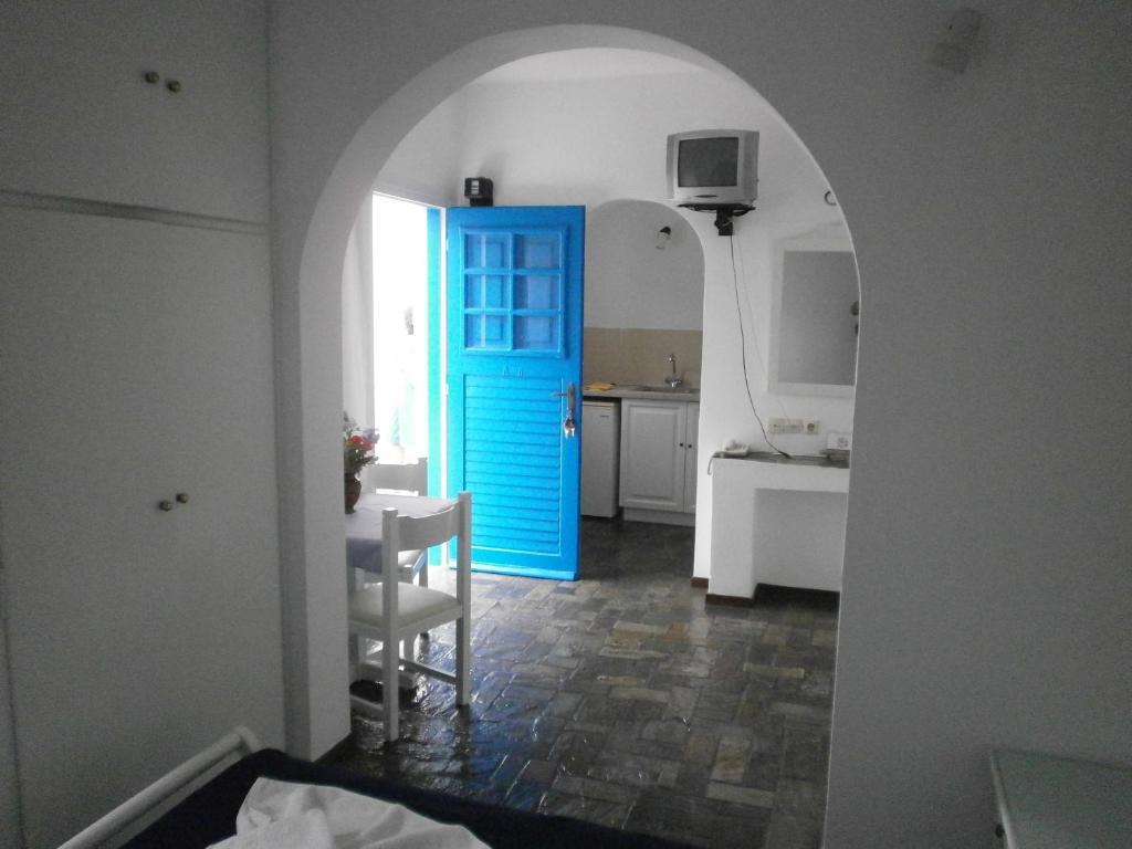 Studio with Garden View