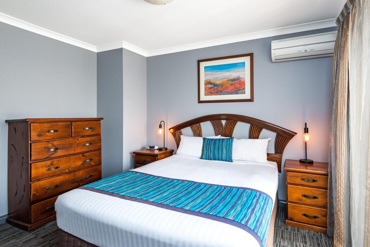 Two-Bedroom Townhouse with Two Queen Beds