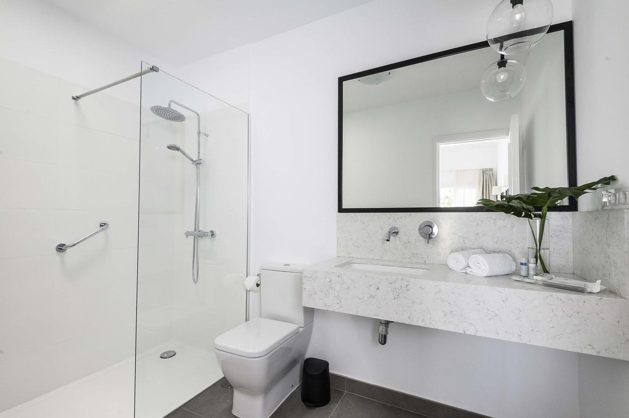 Deluxe One-Bedroom Apartment direct access to the Pool Ground Floor,665378310:JPEG