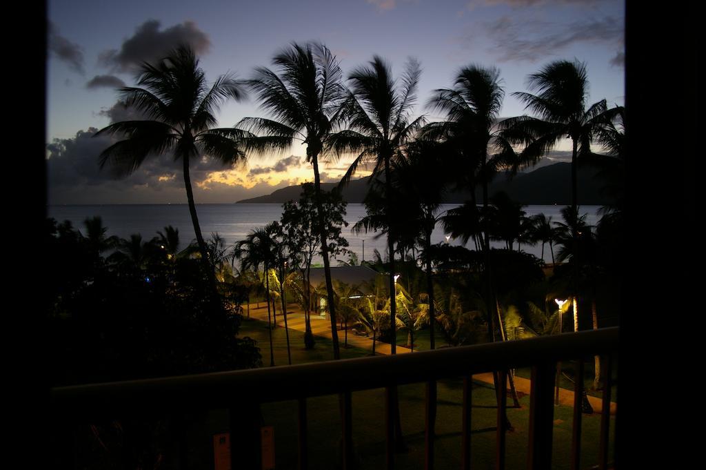 Deluxe Two-Bedroom Apartment Ocean View