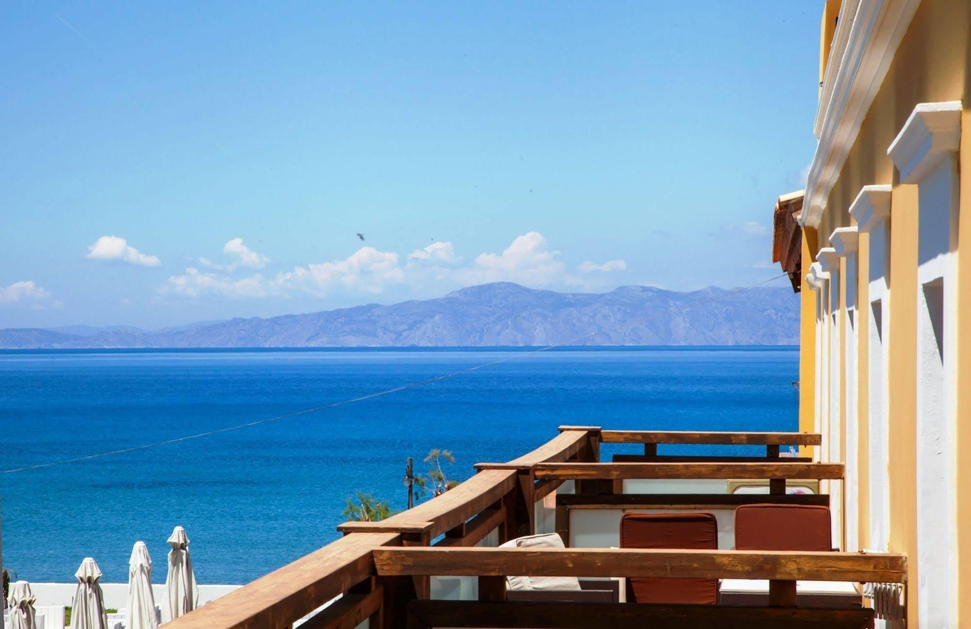 Executive Suite,678797352:JPEG