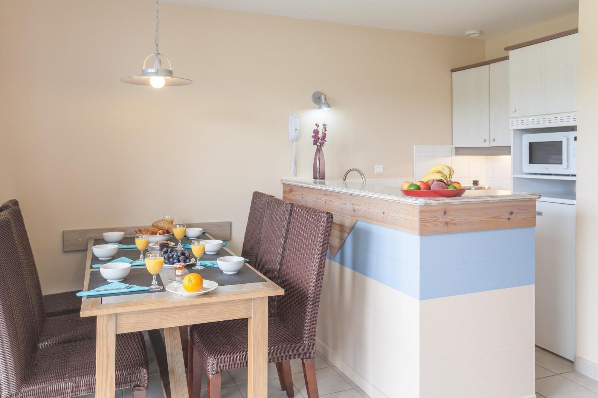 Two-Bedroom House Terrace Lake View,680257938:JPEG