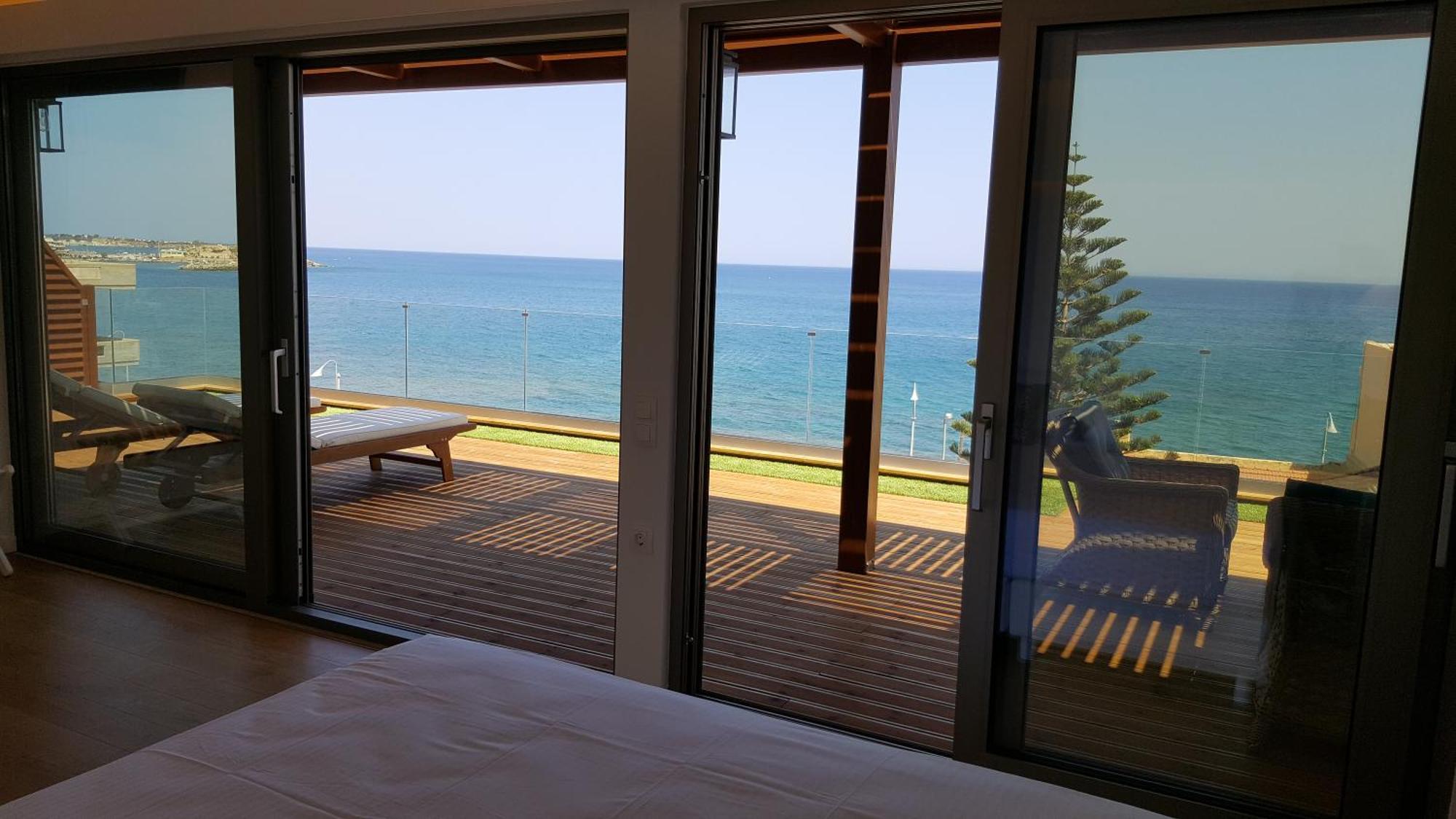 Penthouse Suite with Sea and Pool View with Outdoor Jacuzzi